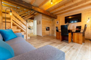 Arce singular by urbanhosting